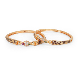 Bracelet jonc en métal oxydé pour femme avec motif de pierre centrale de forme décorative distinctive et finition artistique traditionnelle - Product Image 3