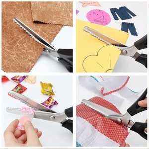 Tijeras Profesionales de Acero Inoxidable con Hojas Dentadas para Costura, Manualidades, Confección, y Corte de Tela y Papel - Product Image 5
