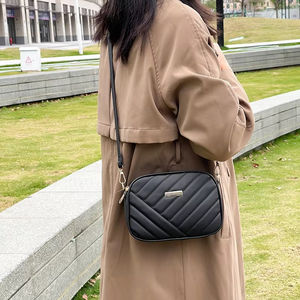 Stylish Fashion PU Waterproof Shoulder Bag with <b>Sequined</b> Decoration Lightweight and Versatile for Autumn Season - Product Image 4