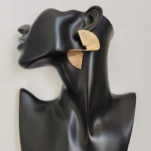 Toptan Takı Ucuz Fiyat Küpe Stoğu Alaşım Altın Gümüş Kaplama Kristal Her Çeşit Küpe Rastgele Gönderim - Product Image 5