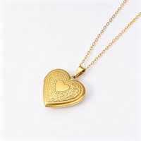 Ywyougang Collier médaillon cœur vintage en acier inoxydable gravable, chaîne à maillons plaquée or, pendentif photo pour femme, cadeau commémoratif