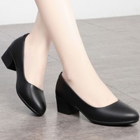 Chaussures habillées noires en cuir pour femme, à talon moyen, idéales pour les entretiens et le travail professionnel, collection automne