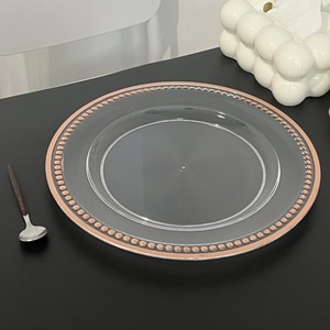 Assiettes incassables <span class=keywords><strong>de</strong></span> <span class=keywords><strong>présentation</strong></span> <span class=keywords><strong>de</strong></span> mariage <span class=keywords><strong>de</strong></span> fête <span class=keywords><strong>de</strong></span> luxe décoration pas cher assiettes <span class=keywords><strong>de</strong></span> chargeur en plastique transparent perlées en argent <span class=keywords><strong>de</strong></span> 13 pouces - Product Image 6
