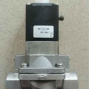 Vanne solénoïde à siège incliné Burkert 134514, 1/2 pouce, raccord Tri-Clamp, acier inoxydable - Product Image 4