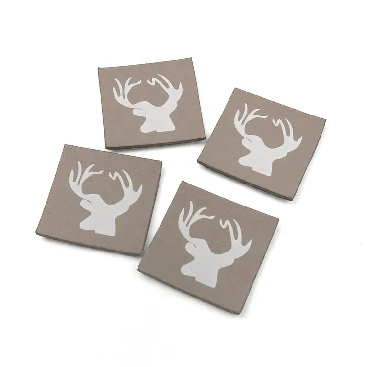 Toptan özelleştirilmiş sevimli geyik hayvan Logo baskı kapitone sentetik küçük PU deri etiketi etiketleri için kot