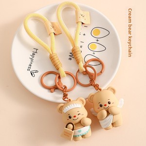 Porte-clés pendentif en plastique d'ours en <span class=keywords><strong>beurre</strong></span> <span class=keywords><strong>de</strong></span> dessin animé créatif et gracieux pour les couples; <span class=keywords><strong>petit</strong></span> ornement <span class=keywords><strong>de</strong></span> sac grande petite idée <span class=keywords><strong>de</strong></span> cadeau - Product Image 4