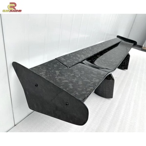 ชุดแต่งคาร์บอนไฟเบอร์แบบฟอร์จบางส่วนสไตล์ MSY สำหรับ Ferrari 812 GTS ประกอบด้วยกันชน ฝาครอบเครื่องยนต์ สปอยเลอร์ บังโคลน และสเกิร์ตข้าง - Product Image 4