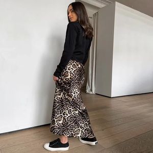 Phụ Nữ Của Casual Leopard Váy Thời Trang Satin In Dài Váy Cho Phụ Nữ Cổ Điển In Leopard Váy In Lỏng - Product Image 1