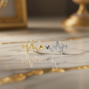 E1222 Orecchini a Perno in Oro Bianco a Forma di Cuore con Cristalli e Strass, Gioielli Unisex Minimalisti per Uso Quotidiano - Product Image 2