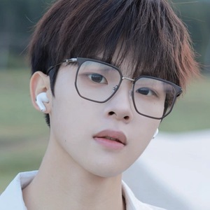 Montures de lunettes rectangulaires à monture complète pour hommes, légères, couleur noire unie, correction de la vue 2024 - Product Image 1