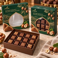 Boîte cadeau personnalisée en chocolat praliné aux noisettes avec base et couvercle rigides et fenêtre transparente en PVC découpée