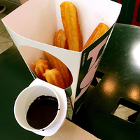 Boîtes à frites en forme de cône jetables personnalisées biodégradables, boîtes à churros espagnoles, emballages à emporter pour la restauration rapide, boîte à frites en papier