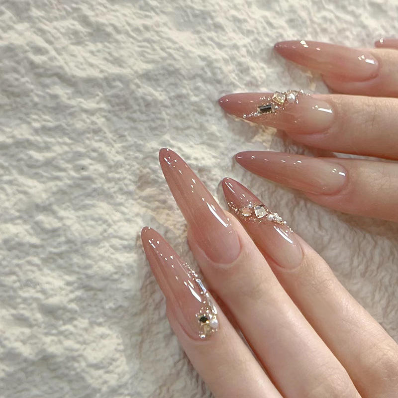 BY1760ท่าทางที่สง่างาม