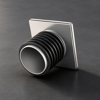 Drain de sol carré en acier inoxydable brossé élégant anti-insectes pour projet de salle de bain d'hôtel