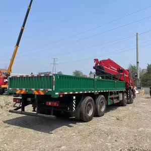 Grúa Plegable Grande Zoomlion CLW de 40 Toneladas, Grúa de Camión con Semirremolque para Instalación de Componentes de Equipos Industriales - Product Image 4