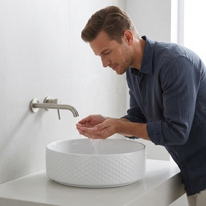 Lavabo da Bagno in Ceramica Bianca Pura Gunies Modello 1532, Design Moderno, Montaggio Rubinetto a Foro Singolo, Finitura Lucida - Product Image 1