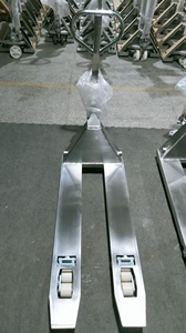 Transpallet Manuale in Acciaio Zincato e Inossidabile, Resistente all'Acqua e alla Corrosione Acida e Alcalina, per la Movimentazione di Materiali in Magazzino - Product Image 6