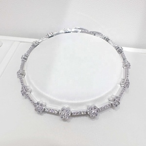 กำไลเทนนิสเงินแท้ 925 ทำมือ ดีไซน์หรูหรา ประดับเพชรซิคอนรูปดอกไม้และใบโคลเวอร์ สำหรับผู้หญิง - Product Image 1