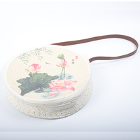 Sac rond tissé à l'encre de Chine motif lotus, sac bandoulière vintage en coton floral avec poignées en cuir pour usage quotidien