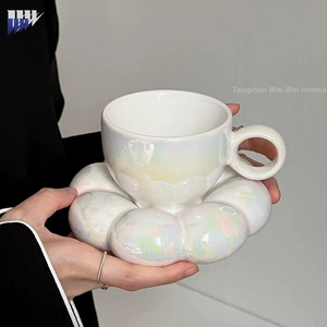Nordisches Klassisches Niedliches Umweltfreundliches Porzellan Luxus Kaffee- & Teetassen-Set mit Blumendesign - Personalisiertes Logo Geschenk - Product Image 3