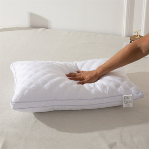 Oreiller rectangulaire matelassé blanc 3D, ferme, pour soutien cervical thérapeutique, pour adultes - Product Image 1