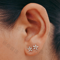 LOZRUNVE Elegante 925 Sterling Silber Funkelnde Marquise-Schliff Kristall Gänseblümchen Ohrstecker Großhandel