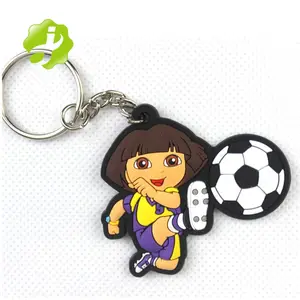 Promosi gantungan kunci bola sepak bola mini pvc lembut kustom gantungan kunci jersey sepak bola logo kustom