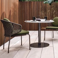 Ensemble de chaises et de tables en corde tressée pour cour, jardin, hôtel, restaurant, villa, balcon extérieur, petites tables et chaises