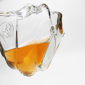 Botellas de Vidrio Exóticas y Exquisitas Personalizadas de 700 ml para Whisky, Vodka, Brandy y Ron - Product Image 4