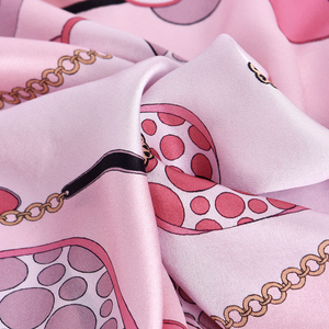 Luxe 100% Mulberry Soie Écharpe pour Femmes Personnalisable Impression Numérique Style Français Foulard De Soie <span class=keywords><strong>Rose</strong></span> Léopard Dot D'été - Product Image 3