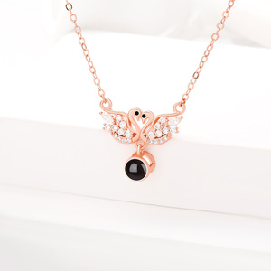Collana da donna nuova moda doppio cigno con ciondolo per proiezione a catena TikTok 100 le lingue <span class=keywords><strong>ti</strong></span> <span class=keywords><strong>amo</strong></span> collana - Product Image 2