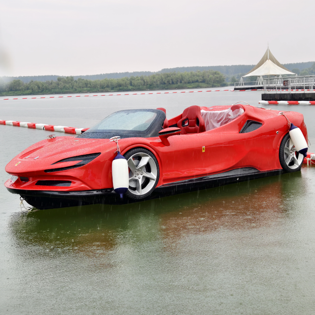 High Speed Jet Car Boat with Sports Car Design 5 Seater Water Floating Water Sport Electric Boat for Commercial Water Amusement