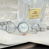 2024 dames montres marques de luxe femmes nouveau Paris Tour bracelet tempérament quartz incrusté diamant montre