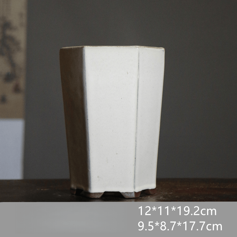 Grand pot hexagonal à glaçure blanche