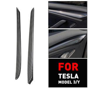 Kit de Accesorios Interiores para Tesla Model 3 Y, Paneles de Fibra de Carbono con Acabado Mate para el Borde de la Puerta - Product Image 5
