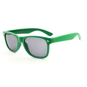 DOISYER Gafas <span class=keywords><strong>de</strong></span> <span class=keywords><strong>Sol</strong></span> Económicas con Logo Personalizado al Por Mayor, <span class=keywords><strong>de</strong></span> Moda, con Montura Ovalada <span class=keywords><strong>de</strong></span> Policarbonato y Remaches para <span class=keywords><strong>Hombre</strong></span> y Mujer - Product Image 4