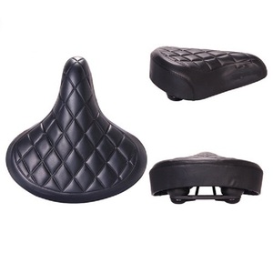 <span class=keywords><strong>Selle</strong></span> large et <span class=keywords><strong>vintage</strong></span> personnalisée pour siège <span class=keywords><strong>de</strong></span> vélo <span class=keywords><strong>selle</strong></span> <span class=keywords><strong>de</strong></span> vélo en <span class=keywords><strong>cuir</strong></span> PU <span class=keywords><strong>de</strong></span> diamant <span class=keywords><strong>selle</strong></span> <span class=keywords><strong>de</strong></span> siège <span class=keywords><strong>de</strong></span> vélo <span class=keywords><strong>de</strong></span> montagne - Product Image 3