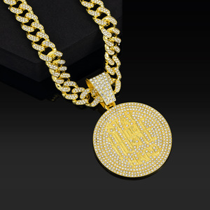 Collar con Colgante de Disco/Medallón Motivacional 3D 'STAY HUSTLE HARD' de Hip Hop, Cadena Cubana Totalmente Adornada con Circonitas, Chapado en Oro de 18K - Product Image 3