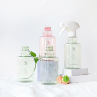 Bouteille en plastique PET de haute qualité de 350 ml de forme ronde de couleur rose et verte avec pulvérisateur à gâchette de couleur blanc mat pour le nettoyage