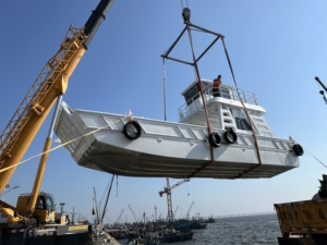 เรืออลูมิเนียมบรรทุกสินค้า 11 ตัน เรือขนส่งรถยนต์ เรือบรรทุกสินค้า เรือบาร์จ เรือยกพลขึ้นบก ขาย - Product Image 5