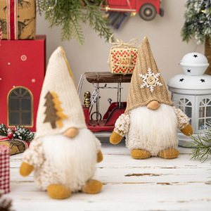 Décoration de Noël artisanale en tricot écologique, Père Noël et Bonhomme de neige, pour la maison, la table ou comme cadeau de fêtes - Product Image 2