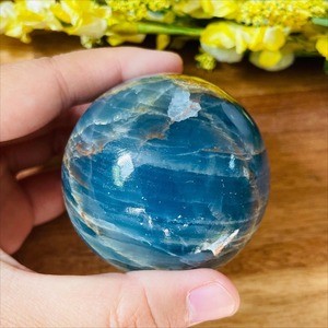 Sphère d'onyx bleu de 5,5-6 cm, pierres décoratives modernes, artisanat en cristal coloré, cadeaux, pierres de guérison CrystalHola, faites à la main - Product Image 3