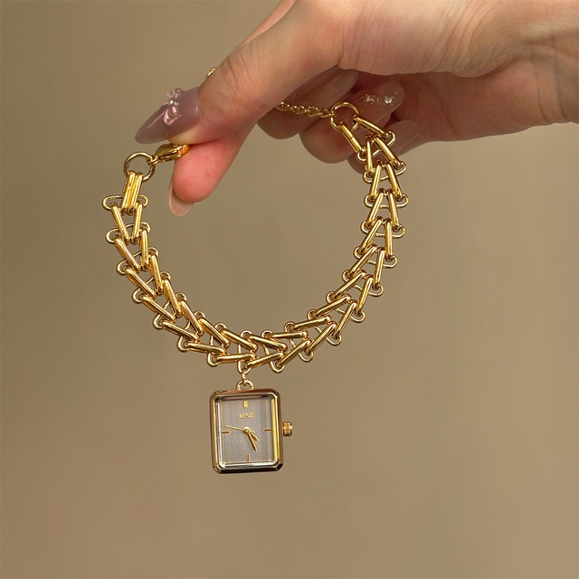 IEKE Women's Light Luxury Quartz Watch with Antique Triangle Chain and Niche Square Pendant Personalized Design Alloy Case