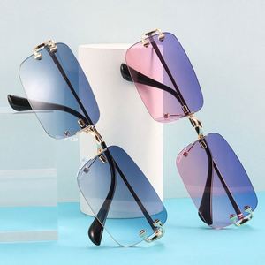 Gafas de Sol Rectangulares Sin Marco con Lentes Degradadas, Diseño Retro, Logotipo Personalizado, Protección UV400, Montura Metálica Cuadrada para Hombre y Mujer - Product Image 2