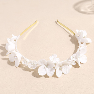 Serre-têtes de mariée romantiques <span class=keywords><strong>vintage</strong></span> élégants de luxe en alliage avec strass et perles en forme de fleur pour <span class=keywords><strong>mariage</strong></span>, anniversaire et fiançailles - Product Image 3