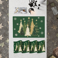 Artoid Mode Green Christmas Trees Lot de 4 sets de table rectangulaires en vinyle plastique lavables et antidérapants 12x18 pouces