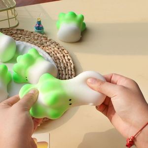 ของเล่นบีบกะหล่ำปลีน่ารัก ของเล่นเสริมพัฒนาการ บรรเทาความเครียด สำหรับเด็กผู้หญิง ช่วยลดความวิตกกังวล เหมาะสำหรับงานปาร์ตี้ ทำจากวัสดุ TPR - Product Image 3