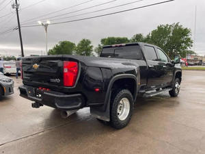 Faible kilométrage Voitures propres d'occasion <span class=keywords><strong>2022</strong></span> <span class=keywords><strong>Chevrolet</strong></span> <span class=keywords><strong>Silverado</strong></span> <span class=keywords><strong>3500</strong></span> HD Crew Cab High Country Pickup 4D 8 pieds prêt à expédier - Product Image 5