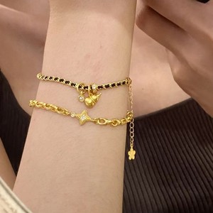 Ce bracelet tendance en forme de gourde et de cœur, serti de diamants, est un article populaire sur Xiaohongshu (une plateforme sociale chinoise). - Product Image 2