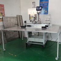 Machine à coudre automatique pour la couture de cercles de coussins
